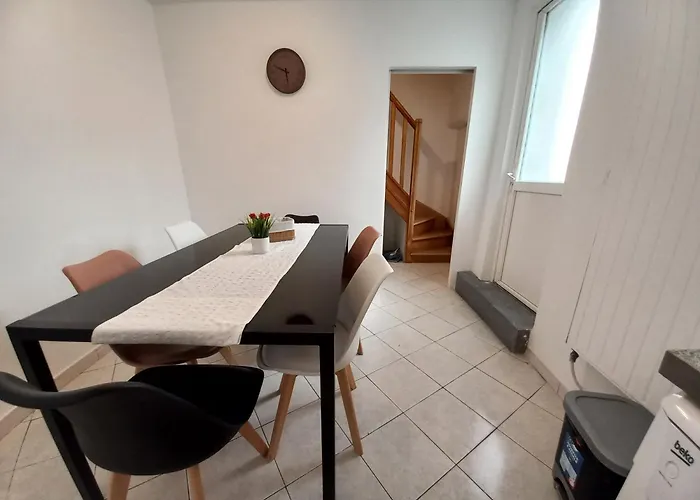 Maison A 5 Minutes Du A Pied 別荘 エクスレバン