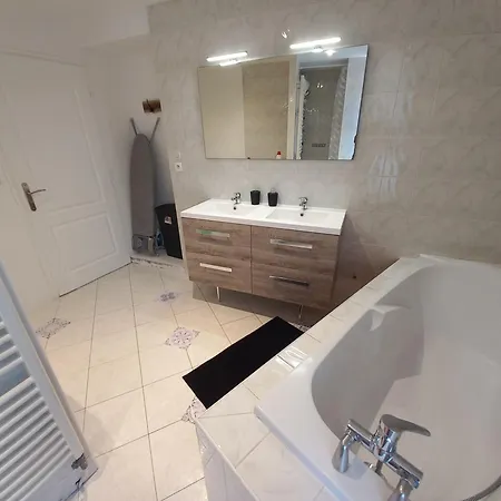 Maison A 5 Minutes Du A Pied * Экс-ле-Бен