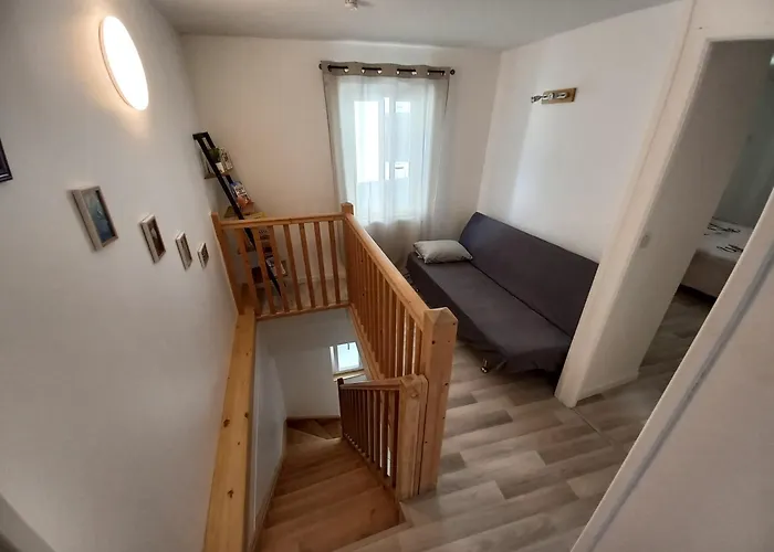 Maison A 5 Minutes Du A Pied * エクスレバン