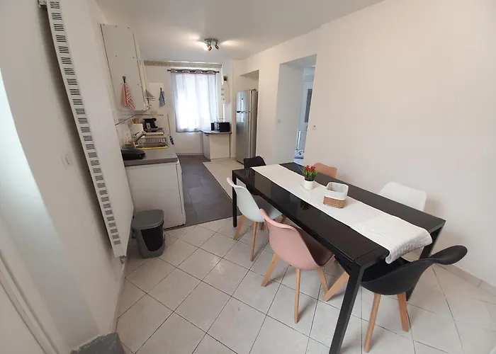 Maison A 5 Minutes Du A Pied * エクスレバン