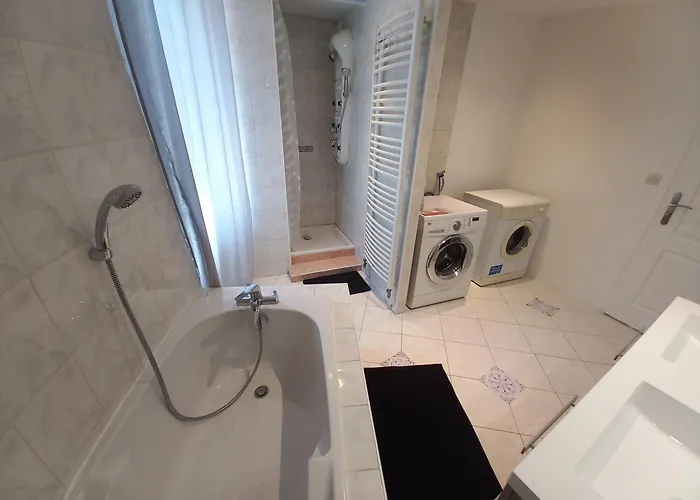 Maison A 5 Minutes Du A Pied エクスレバン